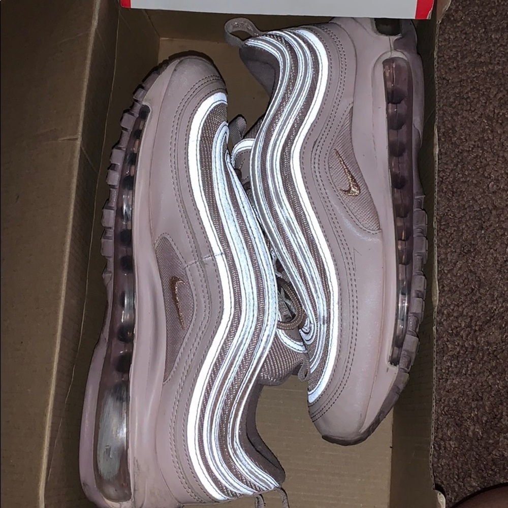 Pretty pink air max 97